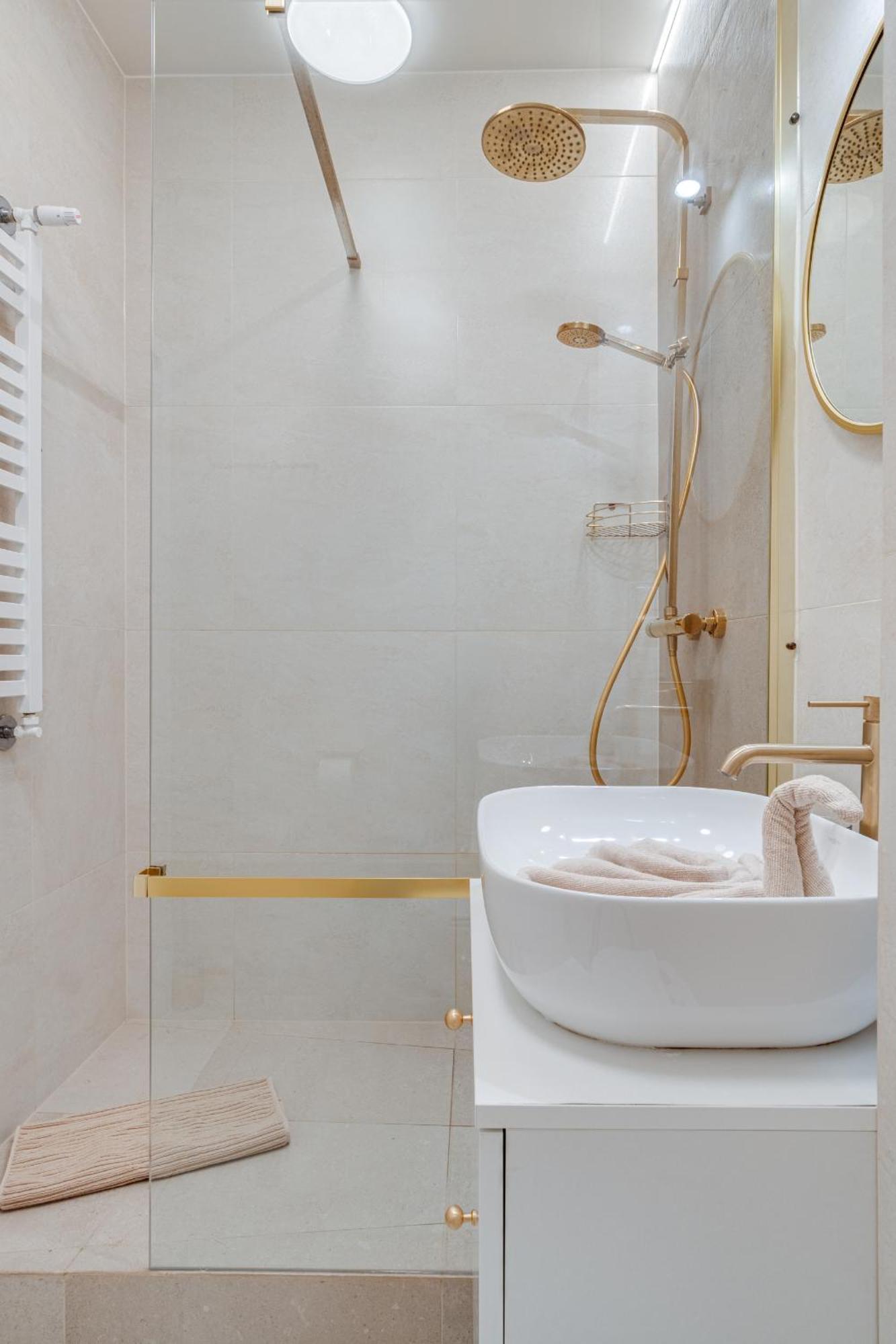 Bright Day - Self Check-in 24h, 10 Min Market Square Apartment Breslau